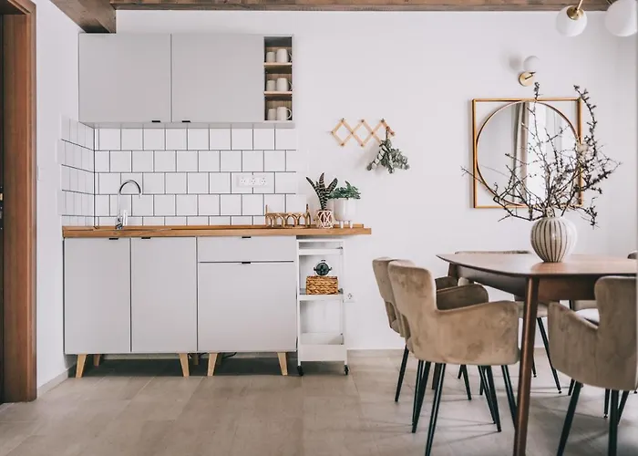 Kardamom Lägenhet *